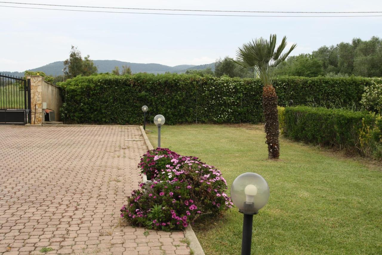 Villa Cabirol Fertilia Luaran gambar